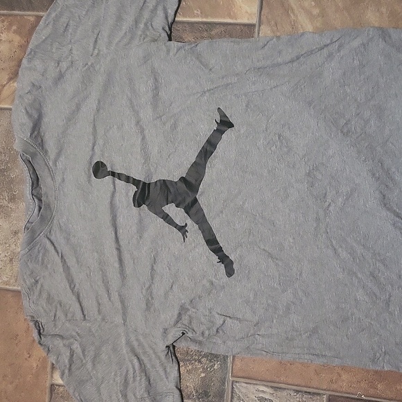Jordan tshirt - Picture 2 of 4